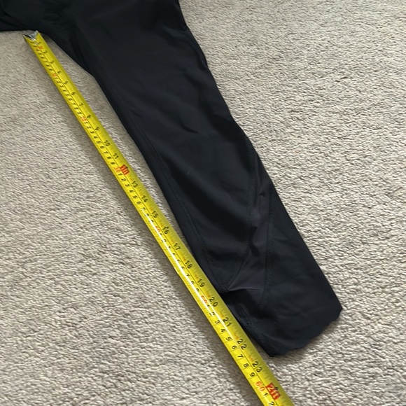 Lululemon Crop - Picture 9 of 12